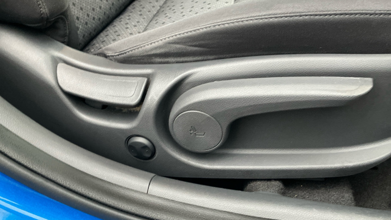 Hyundai IONIQ 1.6 GDi Plug-in Hybrid Premium 5dr DCT Hatchback